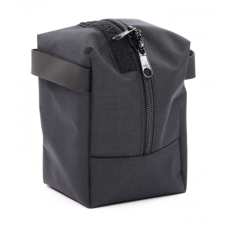 Ammunition pouch lockable