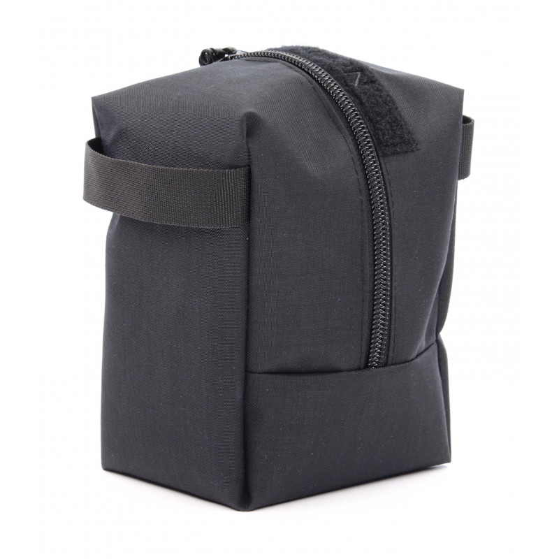 Ammunition pouch lockable