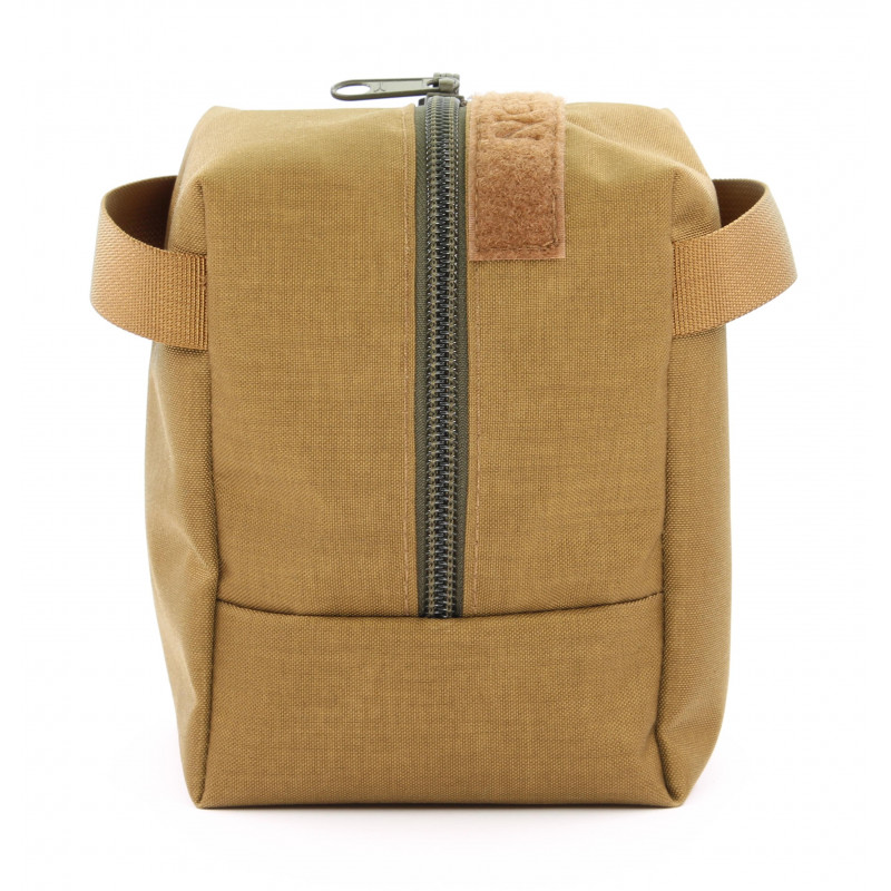 Ammunition pouch lockable