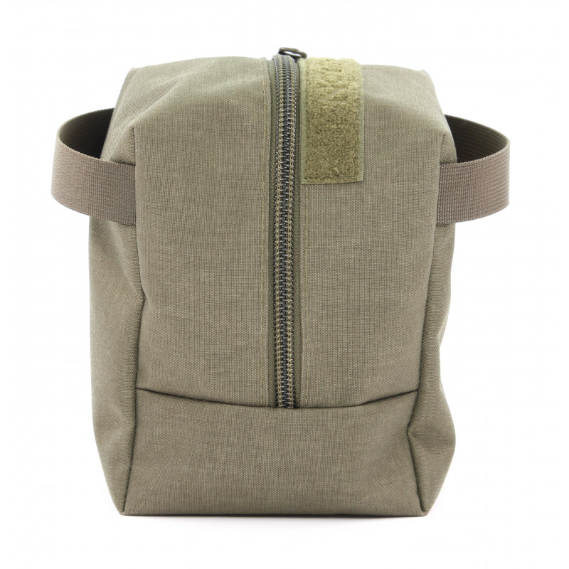 Ammunition pouch lockable