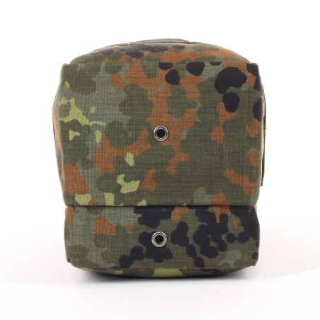 Bolsillo adicional con cremallera MOLLE y ranura de velcro adicional