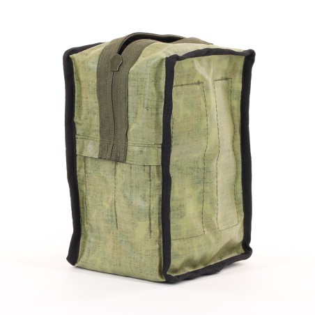 Bolsillo adicional con cremallera MOLLE y ranura de velcro adicional