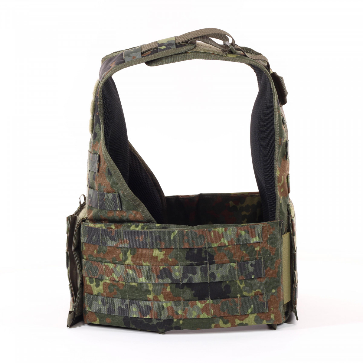 ARES plate carrier vest in camouflage