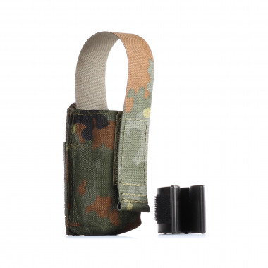 Pistol magazine pouch clip in camouflage