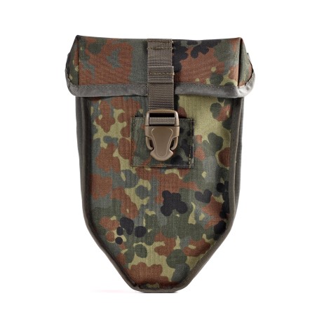 Folding flap pocket in camouflage