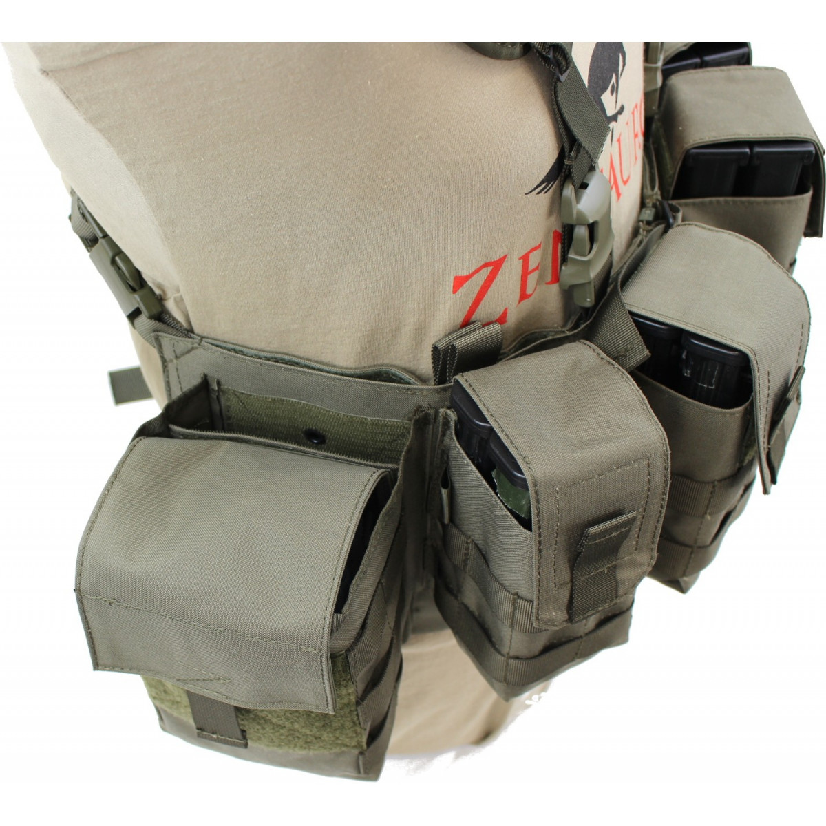 Splitt Chest Rig inklusive Magazin und Mehrzwecktaschen