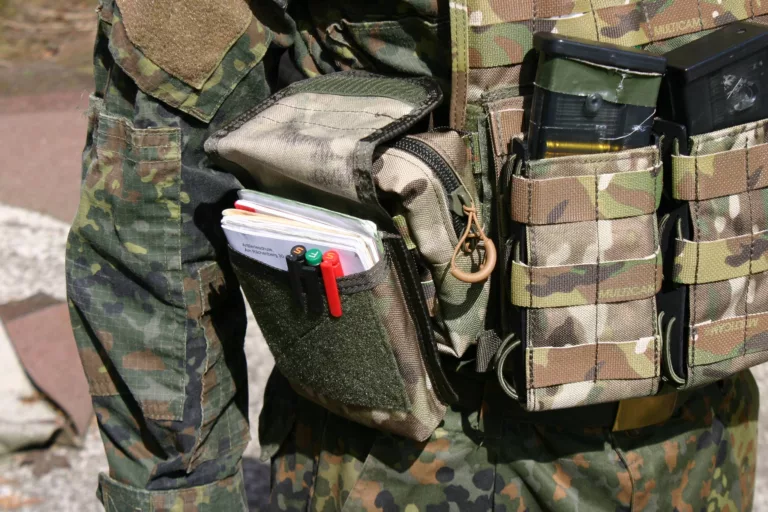 Das Hauptfach der Kommandeurs Tasche