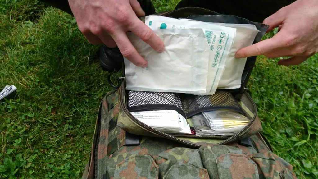 Medic Ausrüstung in der Mehrzwecktasche horizontal