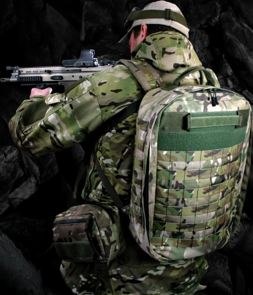 ZFR Rucksack am Mann. MOLLE macht ihn anständig anpassbar an die Bedürfnisse des Trägers.